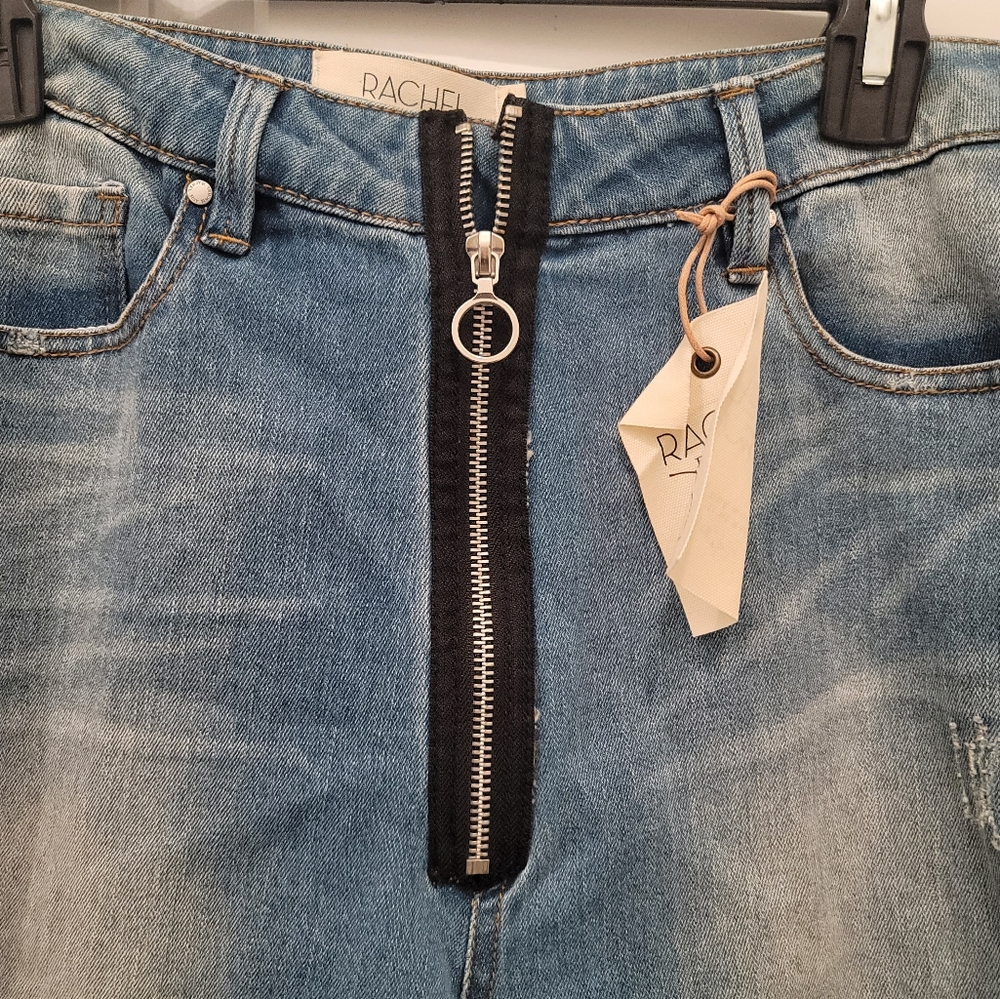 Clothing - Picture 4 of 4